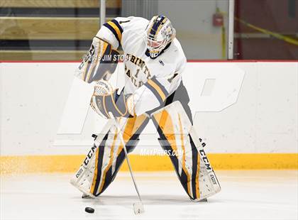 Thumbnail 3 in Kent vs. Trinity-Pawling (Avon Christmas Classic) photogallery.