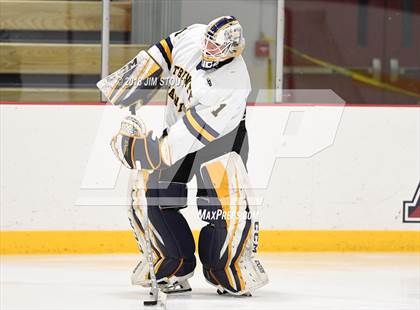 Thumbnail 3 in Kent vs. Trinity-Pawling (Avon Christmas Classic) photogallery.