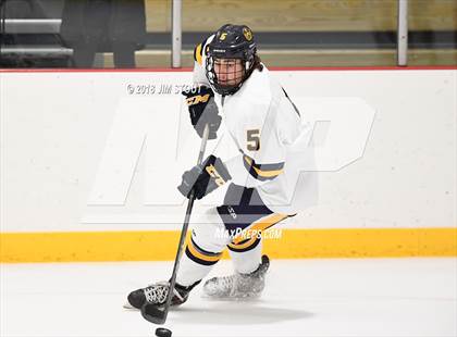 Thumbnail 1 in Kent vs. Trinity-Pawling (Avon Christmas Classic) photogallery.