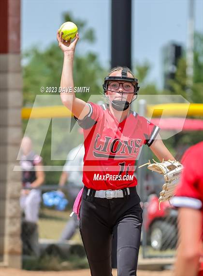 Thumbnail 2 in Center Point-Urbana vs Linn-Mar (Linn-Mar/Alburnett Invitational) photogallery.