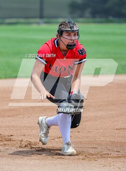 Thumbnail 1 in Center Point-Urbana vs Linn-Mar (Linn-Mar/Alburnett Invitational) photogallery.