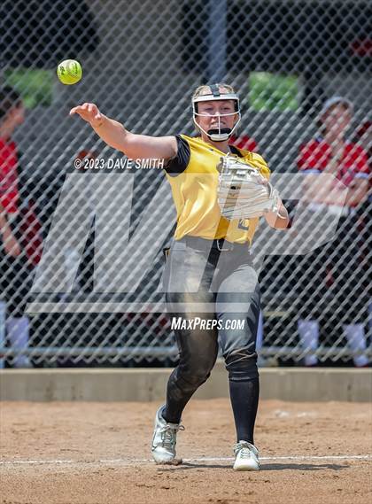 Thumbnail 2 in Center Point-Urbana vs Linn-Mar (Linn-Mar/Alburnett Invitational) photogallery.