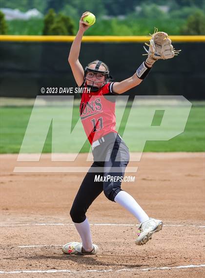 Thumbnail 2 in Center Point-Urbana vs Linn-Mar (Linn-Mar/Alburnett Invitational) photogallery.