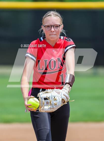 Thumbnail 2 in Center Point-Urbana vs Linn-Mar (Linn-Mar/Alburnett Invitational) photogallery.