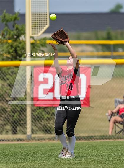 Thumbnail 2 in Center Point-Urbana vs Linn-Mar (Linn-Mar/Alburnett Invitational) photogallery.