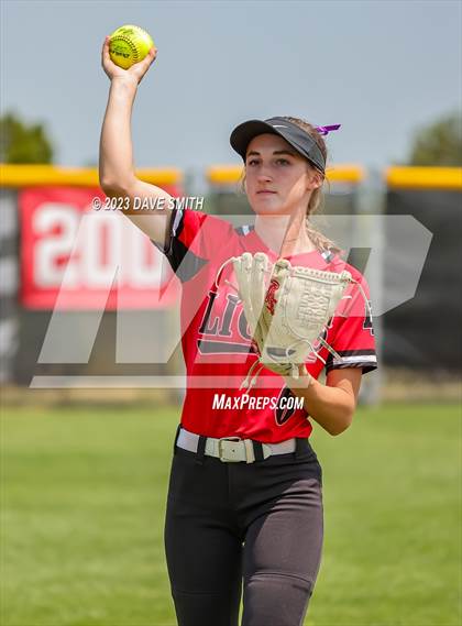 Thumbnail 1 in Center Point-Urbana vs Linn-Mar (Linn-Mar/Alburnett Invitational) photogallery.