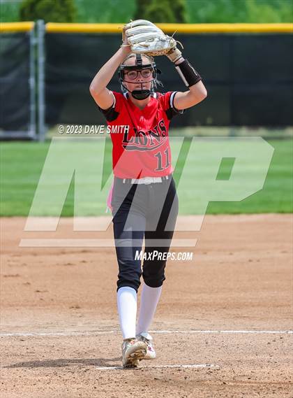 Thumbnail 2 in Center Point-Urbana vs Linn-Mar (Linn-Mar/Alburnett Invitational) photogallery.
