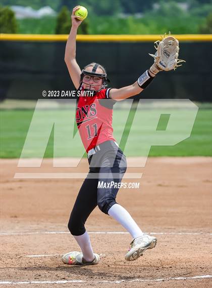 Thumbnail 1 in Center Point-Urbana vs Linn-Mar (Linn-Mar/Alburnett Invitational) photogallery.