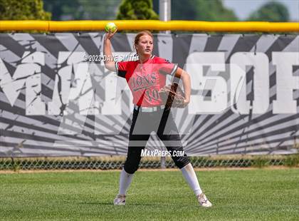 Thumbnail 2 in Center Point-Urbana vs Linn-Mar (Linn-Mar/Alburnett Invitational) photogallery.