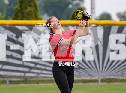 Thumbnail 3 in Center Point-Urbana vs Linn-Mar (Linn-Mar/Alburnett Invitational) photogallery.