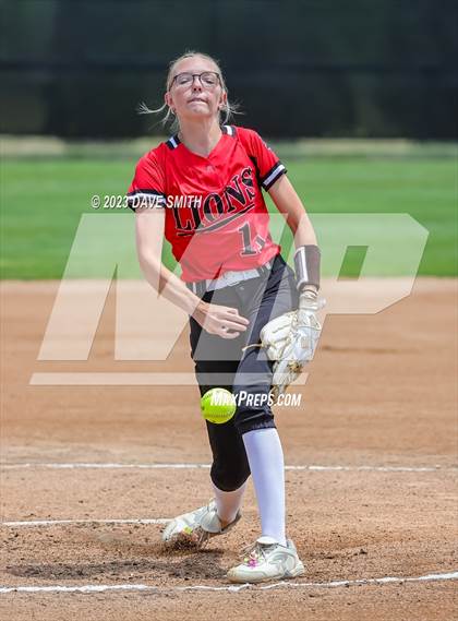 Thumbnail 1 in Center Point-Urbana vs Linn-Mar (Linn-Mar/Alburnett Invitational) photogallery.