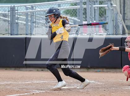 Thumbnail 2 in Center Point-Urbana vs Linn-Mar (Linn-Mar/Alburnett Invitational) photogallery.