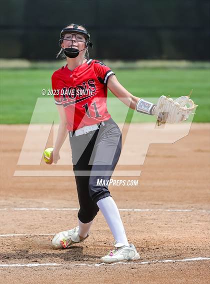 Thumbnail 3 in Center Point-Urbana vs Linn-Mar (Linn-Mar/Alburnett Invitational) photogallery.