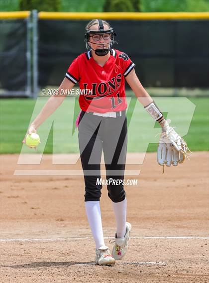 Thumbnail 1 in Center Point-Urbana vs Linn-Mar (Linn-Mar/Alburnett Invitational) photogallery.