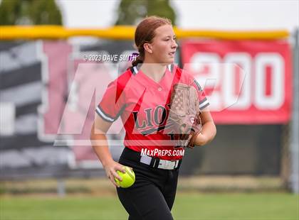 Thumbnail 1 in Center Point-Urbana vs Linn-Mar (Linn-Mar/Alburnett Invitational) photogallery.