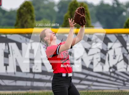 Thumbnail 1 in Center Point-Urbana vs Linn-Mar (Linn-Mar/Alburnett Invitational) photogallery.
