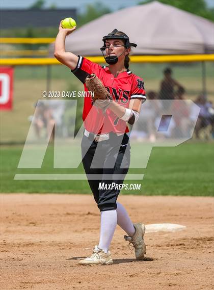 Thumbnail 2 in Center Point-Urbana vs Linn-Mar (Linn-Mar/Alburnett Invitational) photogallery.