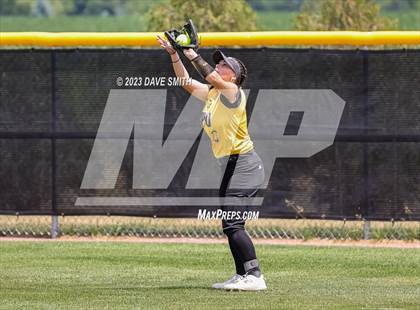 Thumbnail 2 in Center Point-Urbana vs Linn-Mar (Linn-Mar/Alburnett Invitational) photogallery.