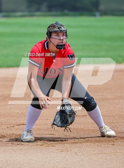 Thumbnail 2 in Center Point-Urbana vs Linn-Mar (Linn-Mar/Alburnett Invitational) photogallery.