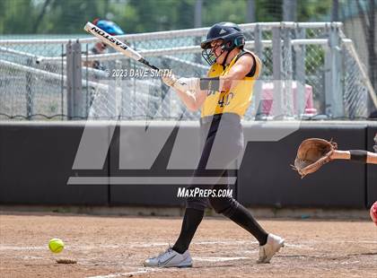 Thumbnail 1 in Center Point-Urbana vs Linn-Mar (Linn-Mar/Alburnett Invitational) photogallery.