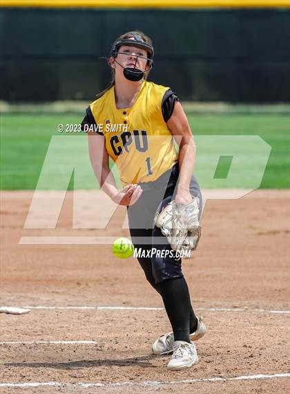 Thumbnail 1 in Center Point-Urbana vs Linn-Mar (Linn-Mar/Alburnett Invitational) photogallery.