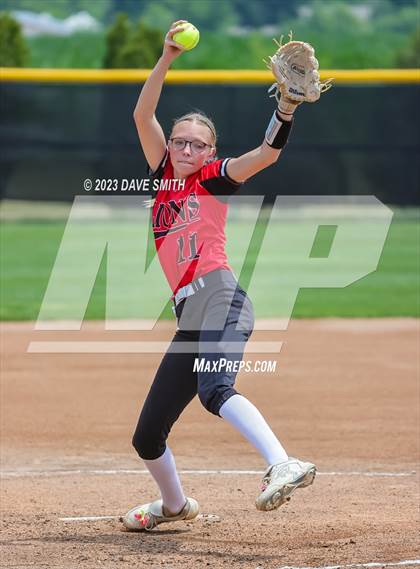 Thumbnail 2 in Center Point-Urbana vs Linn-Mar (Linn-Mar/Alburnett Invitational) photogallery.