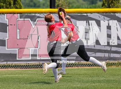 Thumbnail 3 in Center Point-Urbana vs Linn-Mar (Linn-Mar/Alburnett Invitational) photogallery.