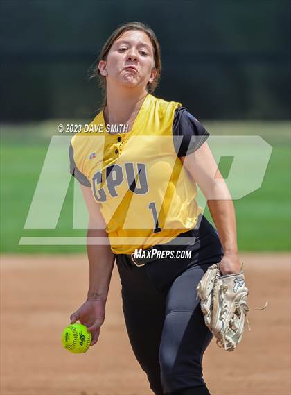 Thumbnail 2 in Center Point-Urbana vs Linn-Mar (Linn-Mar/Alburnett Invitational) photogallery.