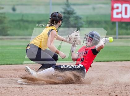 Thumbnail 1 in Center Point-Urbana vs Linn-Mar (Linn-Mar/Alburnett Invitational) photogallery.