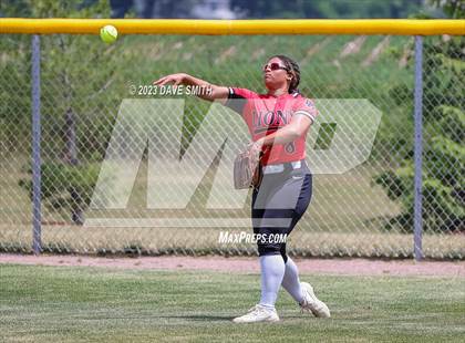 Thumbnail 2 in Center Point-Urbana vs Linn-Mar (Linn-Mar/Alburnett Invitational) photogallery.