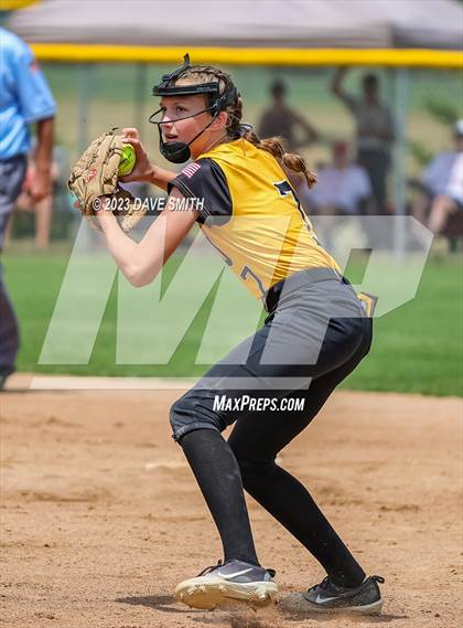 Thumbnail 3 in Center Point-Urbana vs Linn-Mar (Linn-Mar/Alburnett Invitational) photogallery.