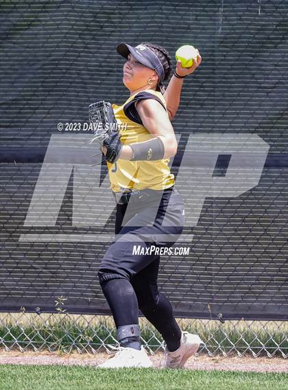 Thumbnail 1 in Center Point-Urbana vs Linn-Mar (Linn-Mar/Alburnett Invitational) photogallery.
