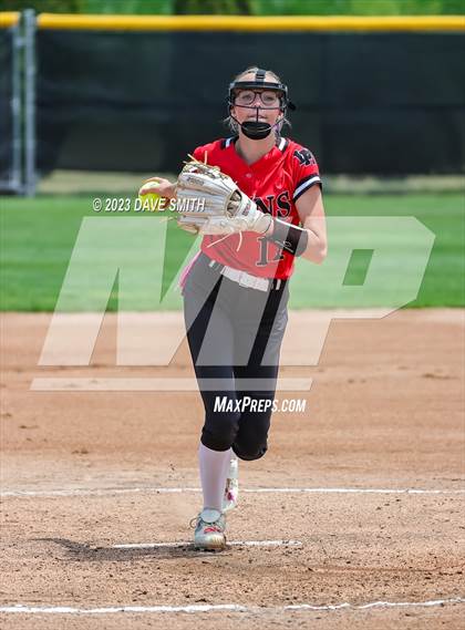 Thumbnail 3 in Center Point-Urbana vs Linn-Mar (Linn-Mar/Alburnett Invitational) photogallery.