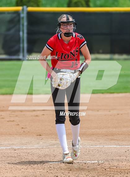 Thumbnail 2 in Center Point-Urbana vs Linn-Mar (Linn-Mar/Alburnett Invitational) photogallery.