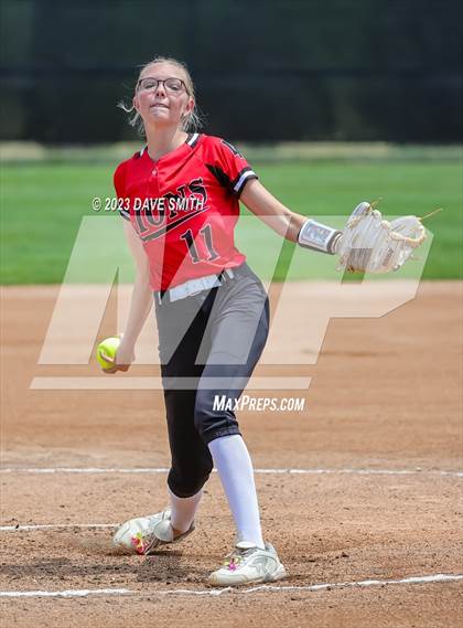 Thumbnail 3 in Center Point-Urbana vs Linn-Mar (Linn-Mar/Alburnett Invitational) photogallery.
