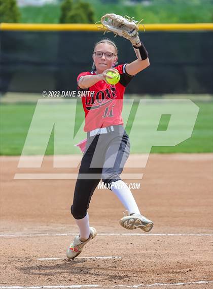 Thumbnail 1 in Center Point-Urbana vs Linn-Mar (Linn-Mar/Alburnett Invitational) photogallery.