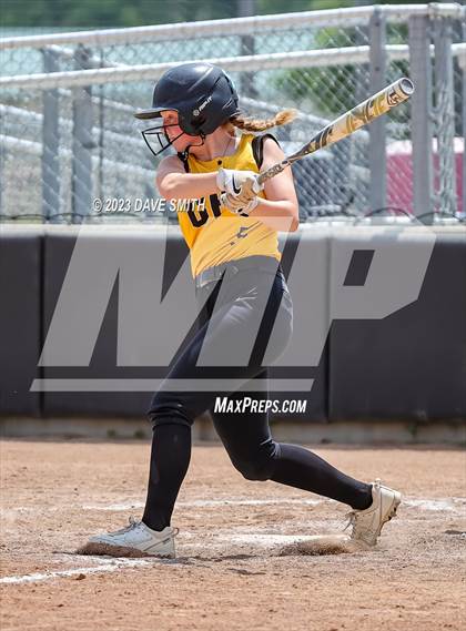 Thumbnail 3 in Center Point-Urbana vs Linn-Mar (Linn-Mar/Alburnett Invitational) photogallery.