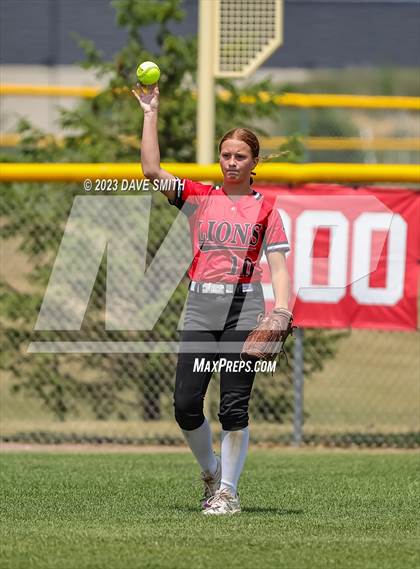 Thumbnail 2 in Center Point-Urbana vs Linn-Mar (Linn-Mar/Alburnett Invitational) photogallery.