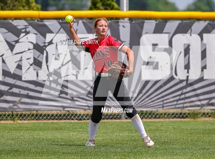 Thumbnail 1 in Center Point-Urbana vs Linn-Mar (Linn-Mar/Alburnett Invitational) photogallery.