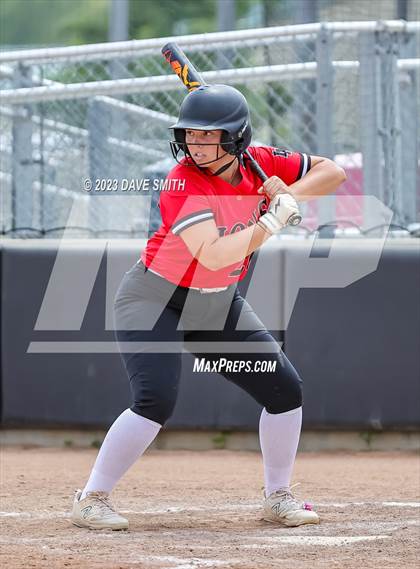 Thumbnail 2 in Center Point-Urbana vs Linn-Mar (Linn-Mar/Alburnett Invitational) photogallery.