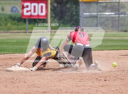 Thumbnail 3 in Center Point-Urbana vs Linn-Mar (Linn-Mar/Alburnett Invitational) photogallery.