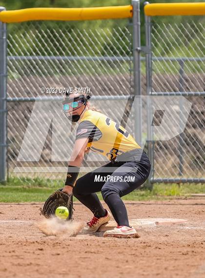 Thumbnail 1 in Center Point-Urbana vs Linn-Mar (Linn-Mar/Alburnett Invitational) photogallery.
