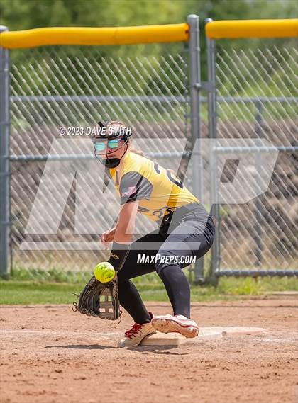 Thumbnail 3 in Center Point-Urbana vs Linn-Mar (Linn-Mar/Alburnett Invitational) photogallery.