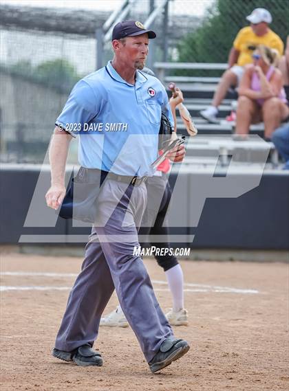 Thumbnail 2 in Center Point-Urbana vs Linn-Mar (Linn-Mar/Alburnett Invitational) photogallery.