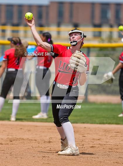 Thumbnail 1 in Center Point-Urbana vs Linn-Mar (Linn-Mar/Alburnett Invitational) photogallery.