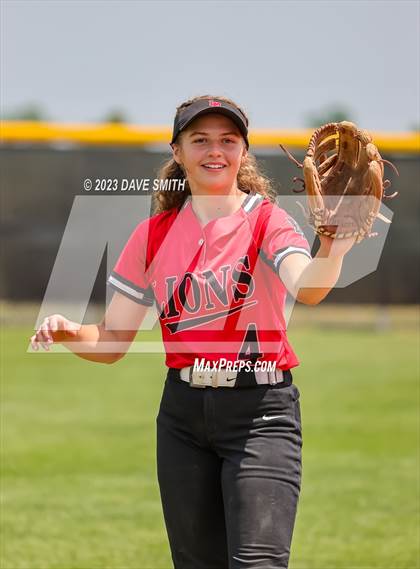 Thumbnail 2 in Center Point-Urbana vs Linn-Mar (Linn-Mar/Alburnett Invitational) photogallery.