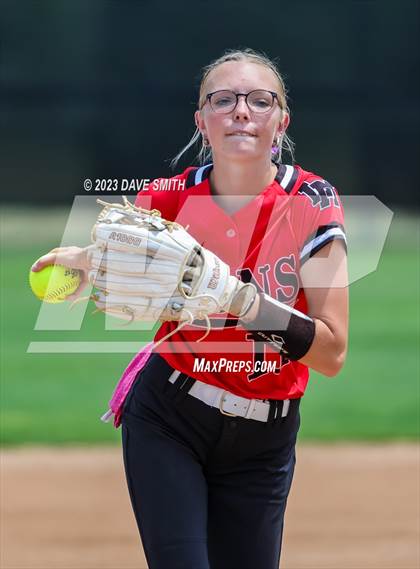 Thumbnail 3 in Center Point-Urbana vs Linn-Mar (Linn-Mar/Alburnett Invitational) photogallery.