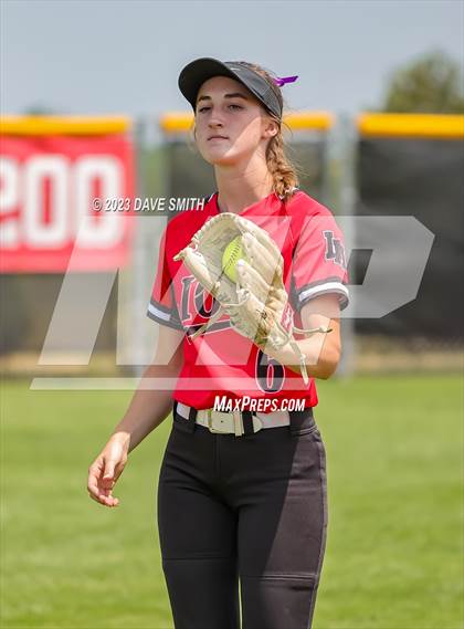 Thumbnail 3 in Center Point-Urbana vs Linn-Mar (Linn-Mar/Alburnett Invitational) photogallery.