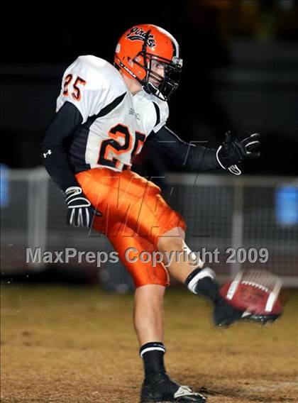 Thumbnail 3 in Santa Ynez @ Oaks Christian (CIF SS Northwest Division Playoffs) photogallery.