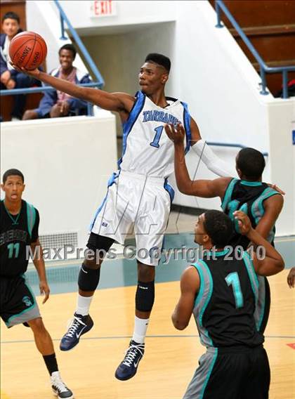Thumbnail 1 in Sheldon vs. Compton (The Tournament) photogallery.